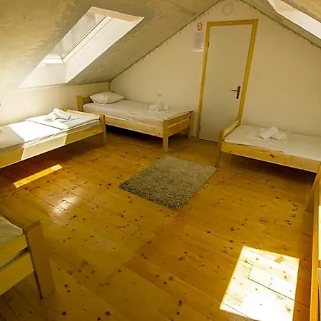 Hostel Omis Hotel *