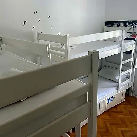Hostel Omis Hotel *