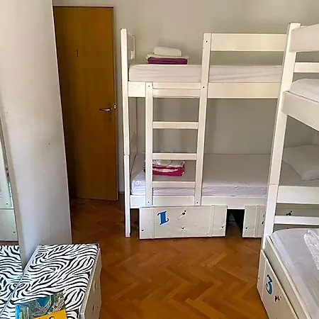 Hotel Hostel Omis *
