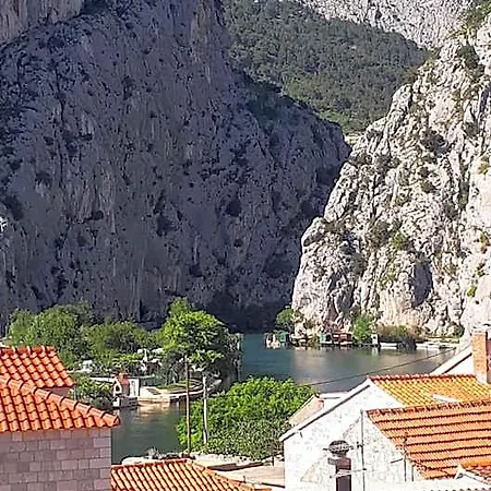 Hostel Omis *