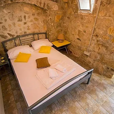 Hotel Hostel Omis *